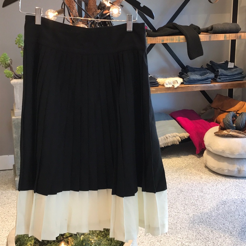 Marc by Marc Jacobs Skirt black and white pleated skirt